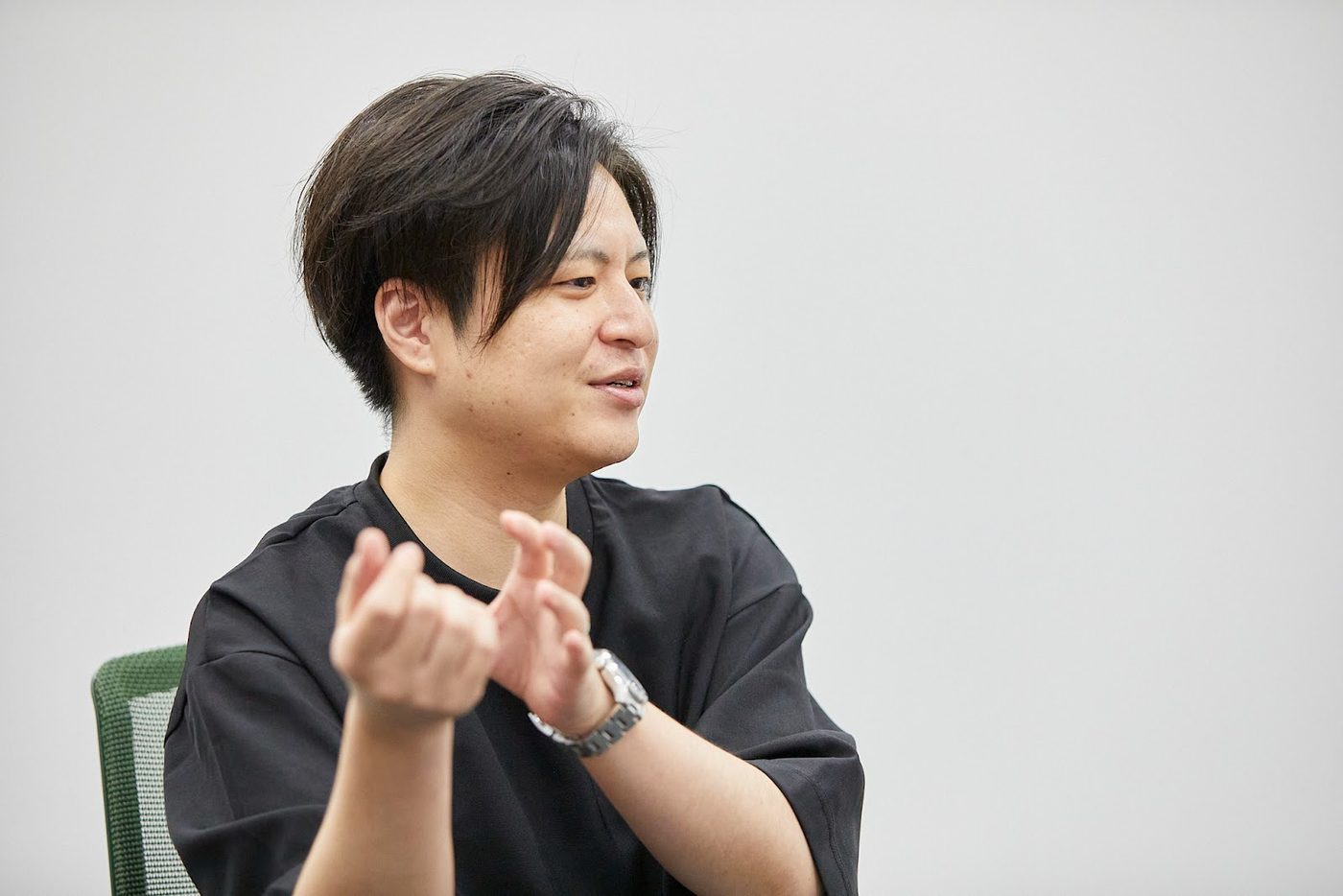 インタビューに答える太田氏